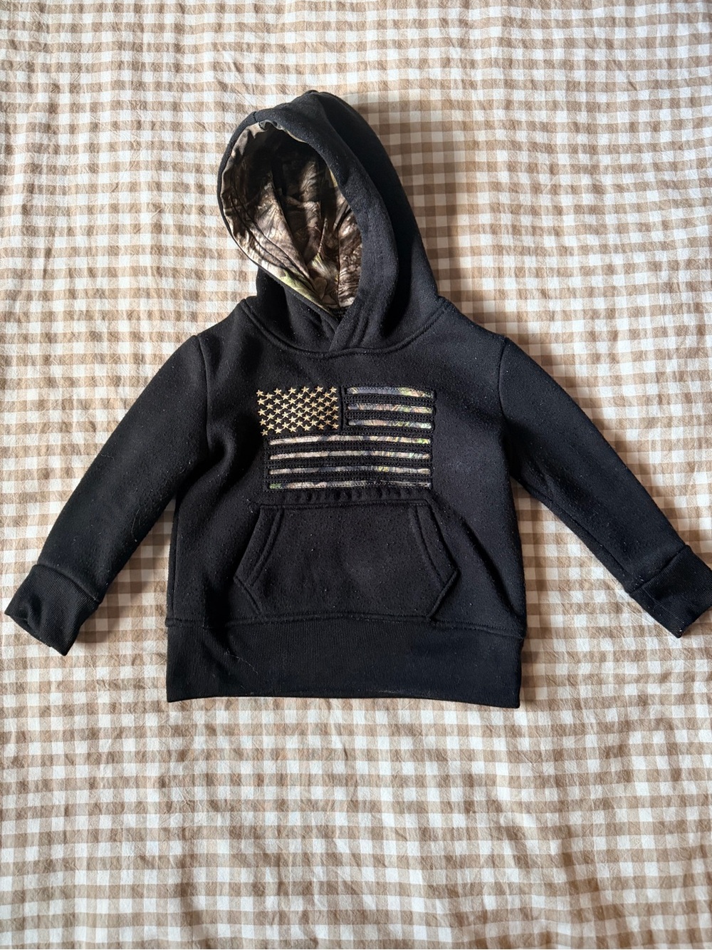 Mossy Oak Kids Black Hoodie with Camo-Lined Hood and Flag Graphic
